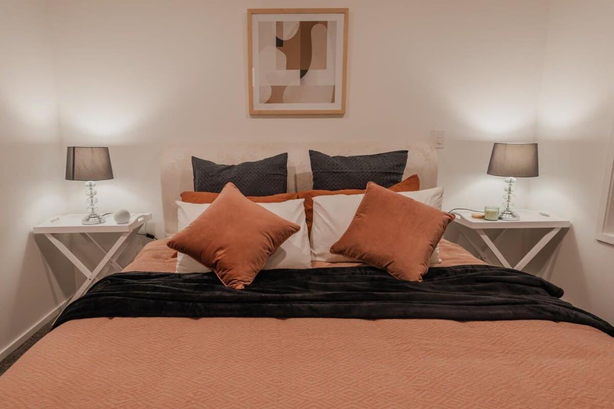 Casino Luxury Suite City Centre - Sleeps 5 Christchurch Kültér fotó