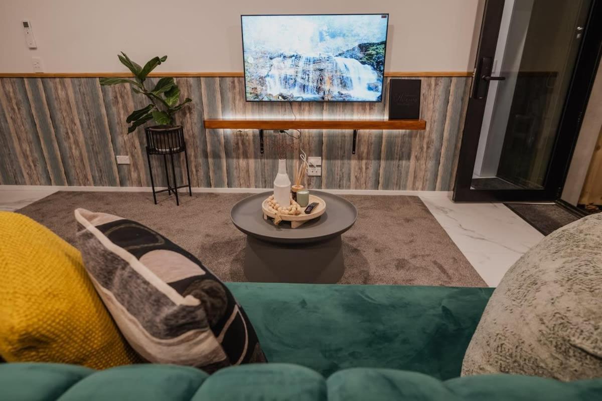 Casino Luxury Suite City Centre - Sleeps 5 Christchurch Kültér fotó